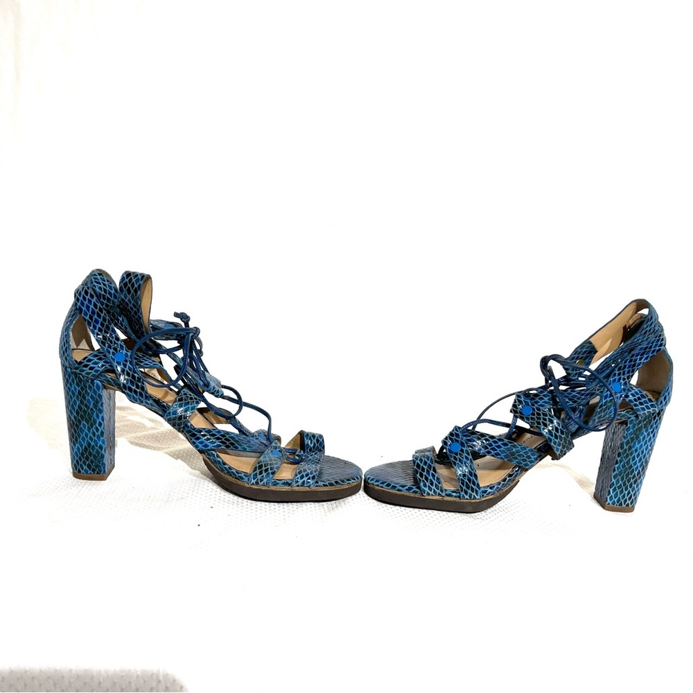 BANANA REPUBLIC HEELS - Picture 6 of 14